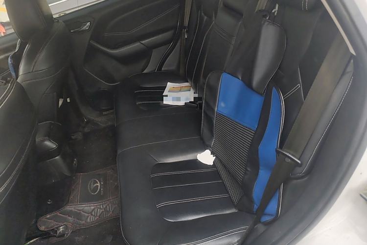 Used Soueast DX3 2019 1.5T CVT Luxury Version China V Standard Interior 4