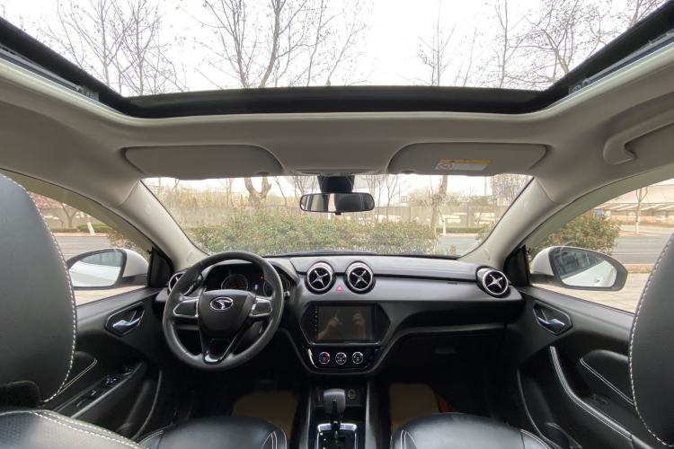 Used Soueast DX3 2019 1.5T CVT Luxury Version China VI Standard Interior 4