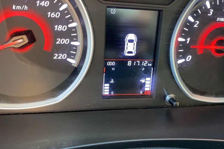 Used Soueast DX3 2019 1.5L Manual Luxury Model China V Standard Odometer Close Up
