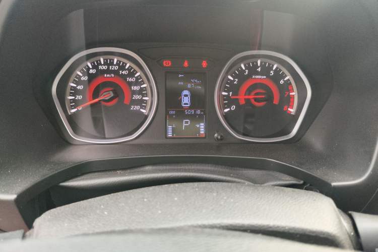 Used Soueast DX3 2019 1.5T CVT Luxury Version China VI Standard Odometer Close Up
