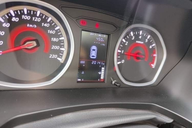 Used Soueast DX3 2019 1.5L Manual Luxury Model China V Standard Odometer Close Up