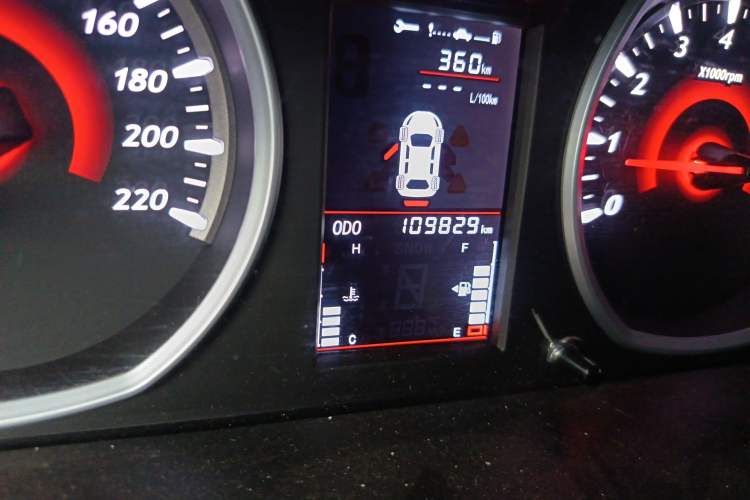Used Soueast DX3 2019 DX3X Cool Qi 1.5L Manual Luxury Model Odometer Close Up