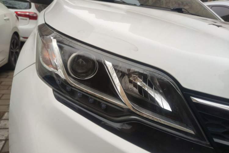 Used Soueast DX3 2019 1.5L Manual Luxury Model China VI Standard Right Front Headlight