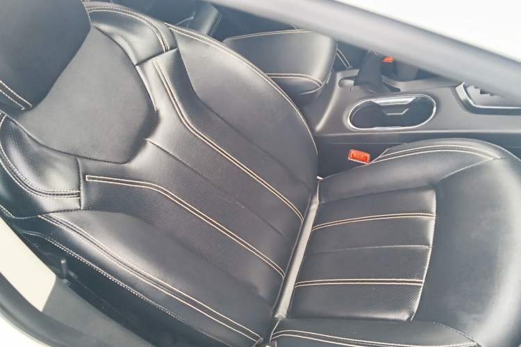 Used Soueast DX3 2019 1.5T CVT Luxury Version China VI Standard Right Front Seat
