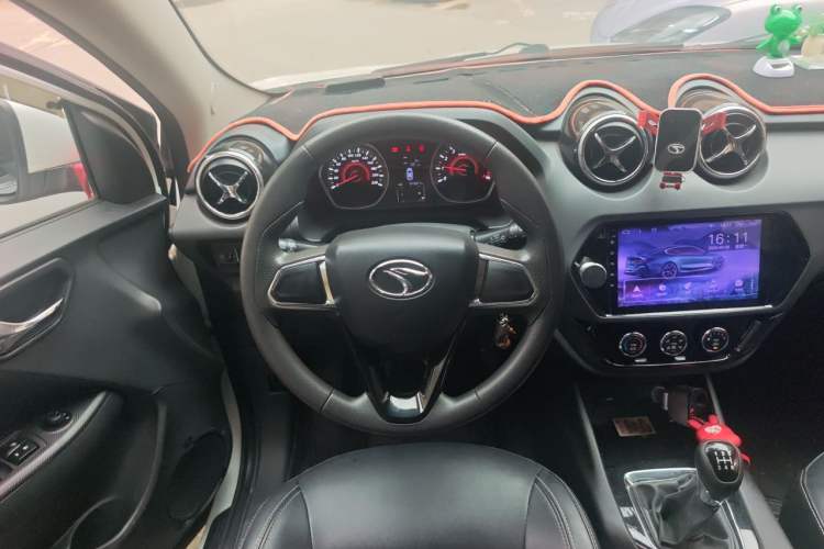 Used Soueast DX3 2019 1.5L Manual Luxury Model China VI Standard Steering Wheel