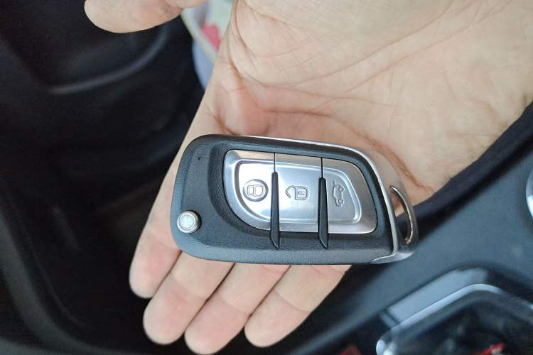 Used Soueast DX3 2019 1.5L Manual Luxury Model China VI Standard Vehicle Key