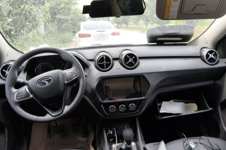 Used Soueast DX3 2022 1.5L Manual Luxury Version Center Console