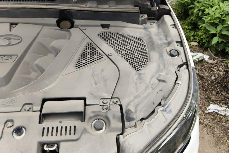 Used Soueast DX3 2022 1.5L Manual Luxury Version Engine Bay Left