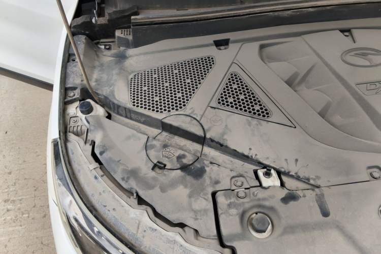 Used Soueast DX3 2022 1.5L Manual Luxury Version Engine Bay Right