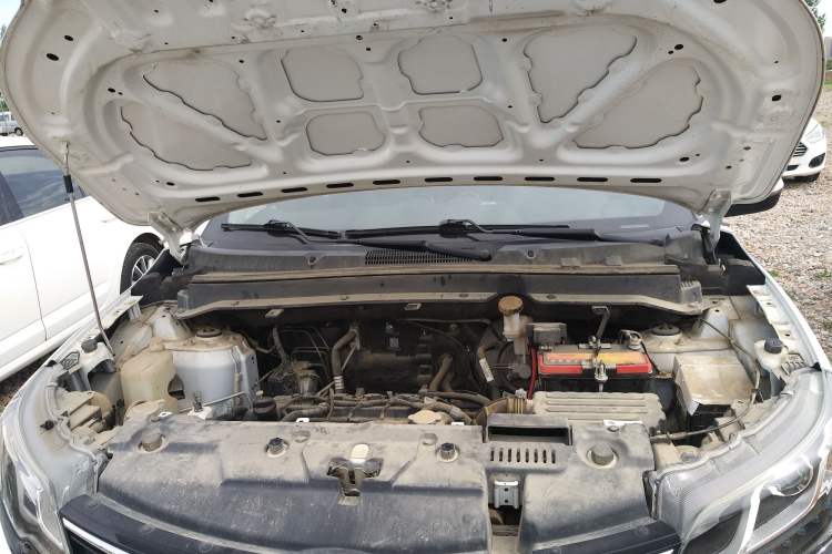 Used Soueast DX3 2022 1.5L Manual Luxury Version Engine Bay
