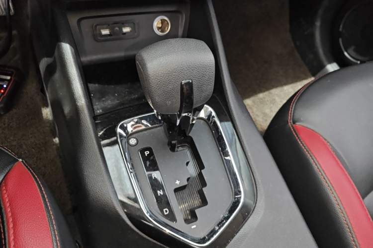 Used Soueast DX3 2022 1.5T CVT PLUS Gear Lever