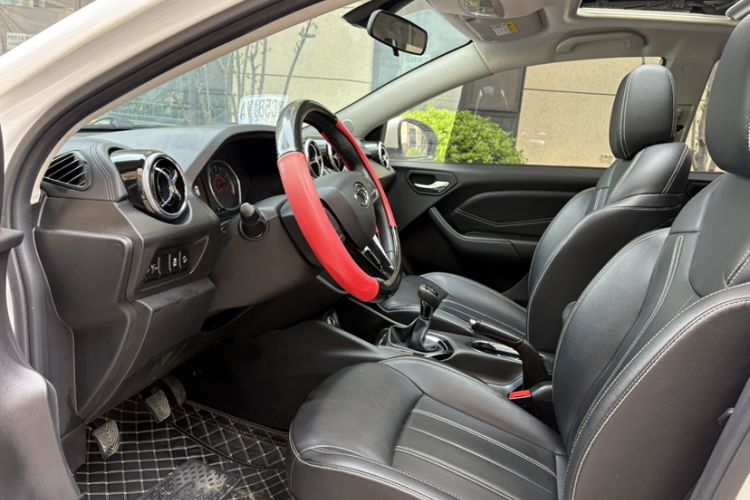Used Soueast DX3 2022 1.5L Manual Luxury Version Interior 1