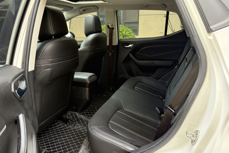 Used Soueast DX3 2022 1.5L Manual Luxury Version Interior 2