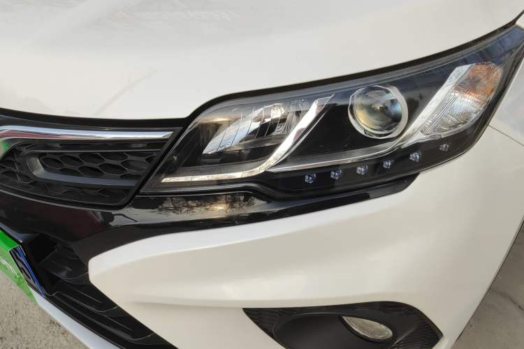 Used Soueast DX3 2022 1.5L Manual Luxury Version Left Front Headlight