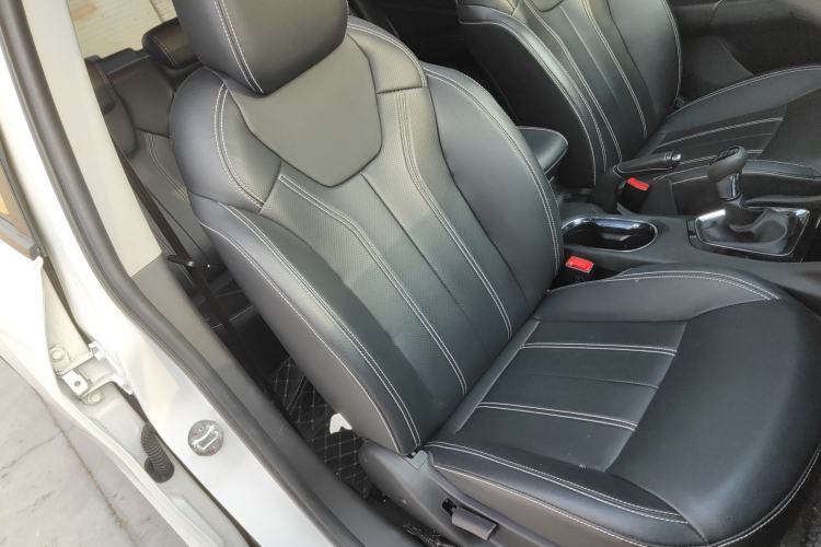 Used Soueast DX3 2022 1.5L Manual Luxury Version Right Front Seat
