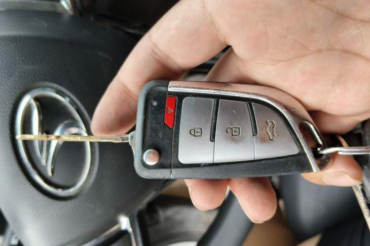 Used Soueast DX3 2022 1.5L Manual Luxury Version Vehicle Key