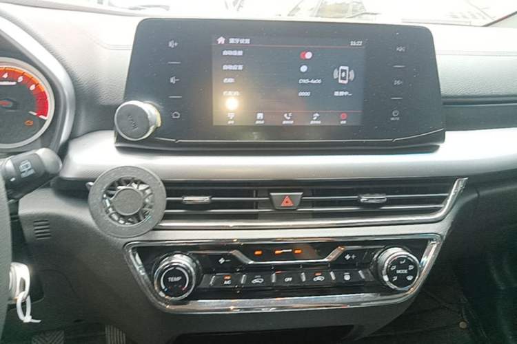 Used Soueast DX5 2019 1.5T Manual Luxury Model Audio And AC Panel