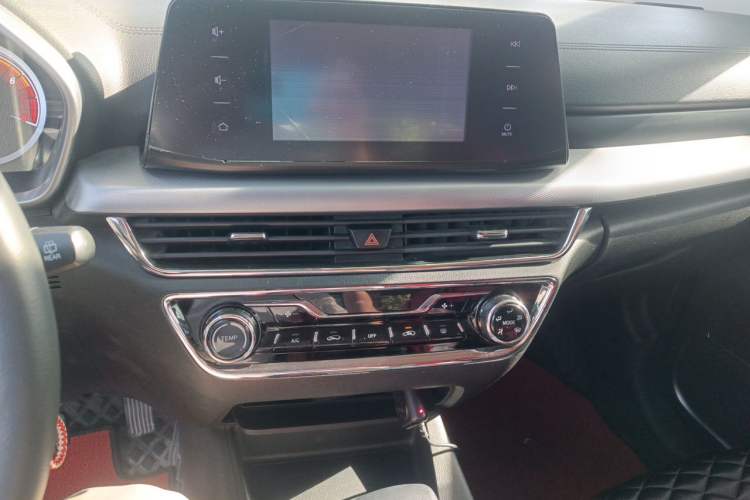 Used Soueast DX5 2019 1.5T CVT Luxury Model Audio And AC Panel