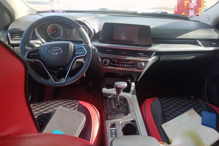 Used Soueast DX5 2019 1.5T CVT Luxury Model Center Console