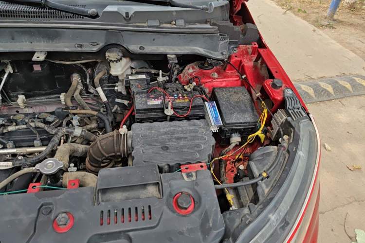 Used Soueast DX5 2019 1.5L Manual Luxury Version Engine Bay Left