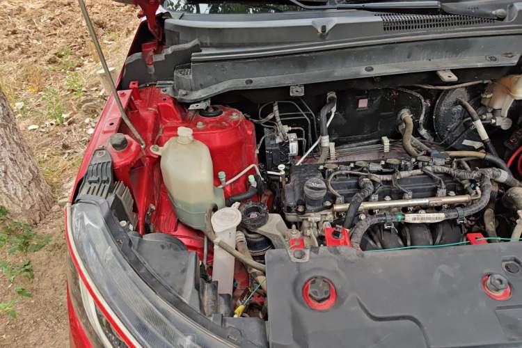 Used Soueast DX5 2019 1.5L Manual Luxury Version Engine Bay Right