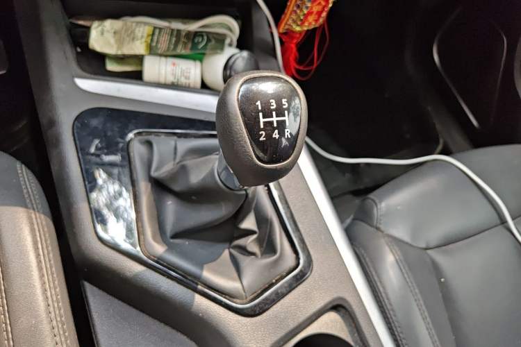 Used Soueast DX5 2019 1.5L Manual Luxury Version Gear Lever