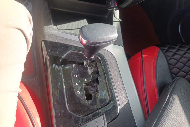 Used Soueast DX5 2019 1.5T CVT Luxury Model Gear Lever