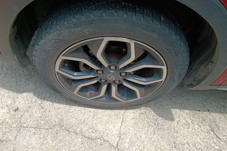 Used Soueast DX5 2019 1.5T Manual Luxury Model Left Front Wheel Hub