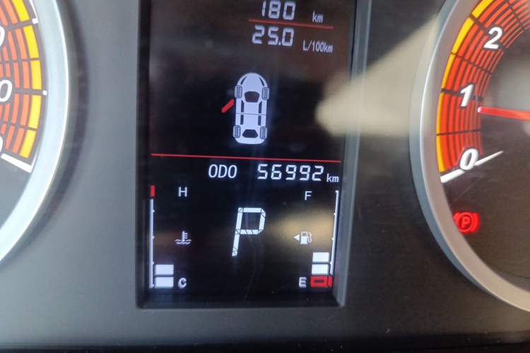 Used Soueast DX5 2019 1.5T CVT Luxury Model Odometer Close Up