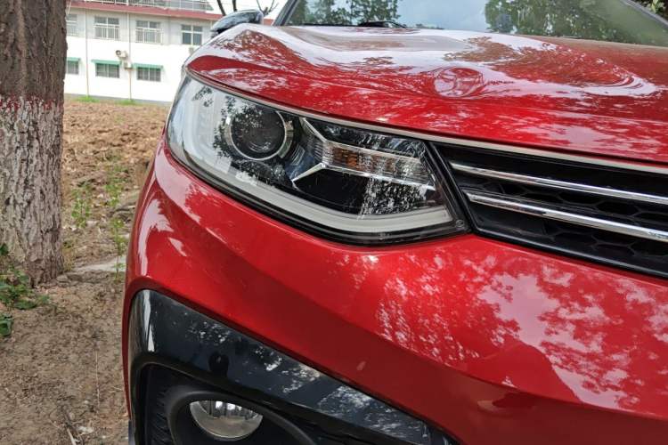 Used Soueast DX5 2019 1.5L Manual Luxury Version Right Front Headlight