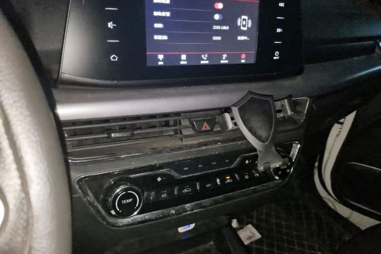 Used Soueast DX5 2019 1.5L Manual Luxury Version Audio And AC Panel