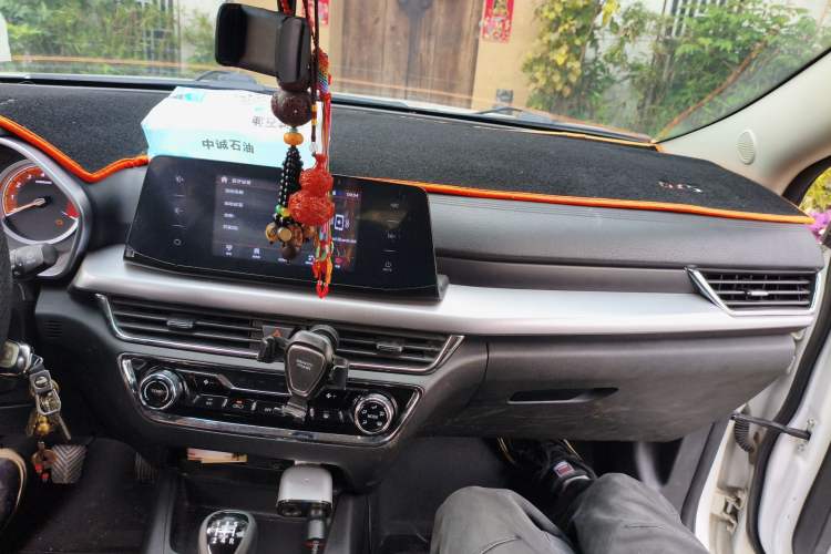 Used Soueast DX5 2019 1.5L Manual Luxury Version Audio And AC Panel