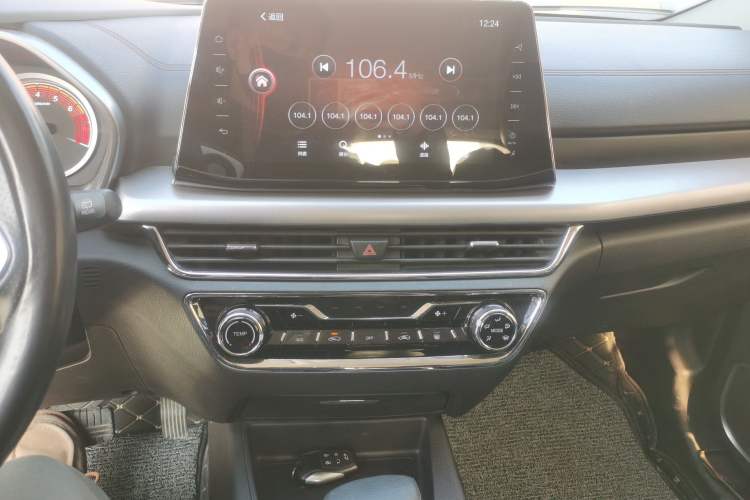 Used Soueast DX5 2019 1.5T CVT Luxury Version Audio And AC Panel