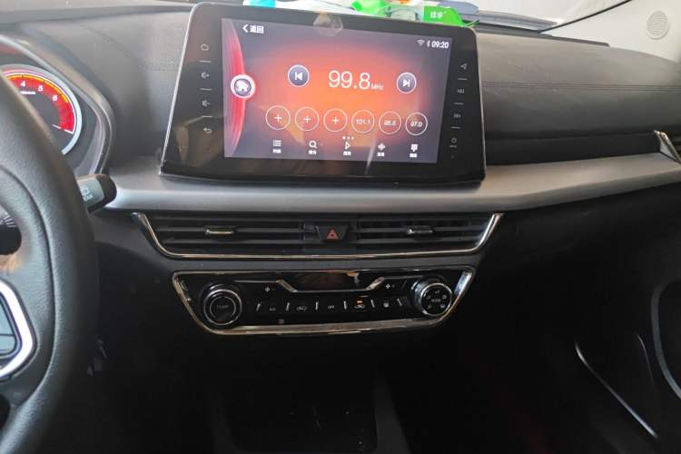 Used Soueast DX5 2019 1.5L Manual Luxury Version Audio And AC Panel