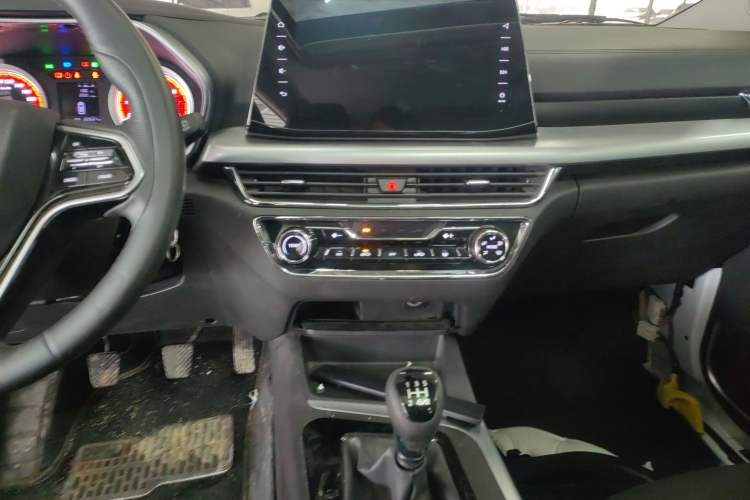 Used Soueast DX5 2019 1.5L Manual Luxury Version Audio And AC Panel