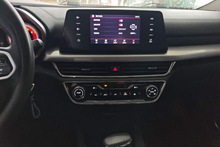Used Soueast DX5 2019 1.5T CVT Luxury Model Audio And AC Panel