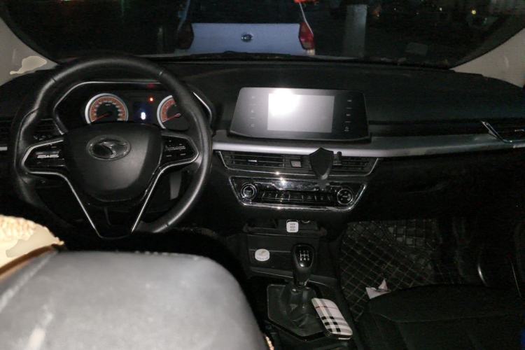 Used Soueast DX5 2019 1.5L Manual Luxury Version Center Console