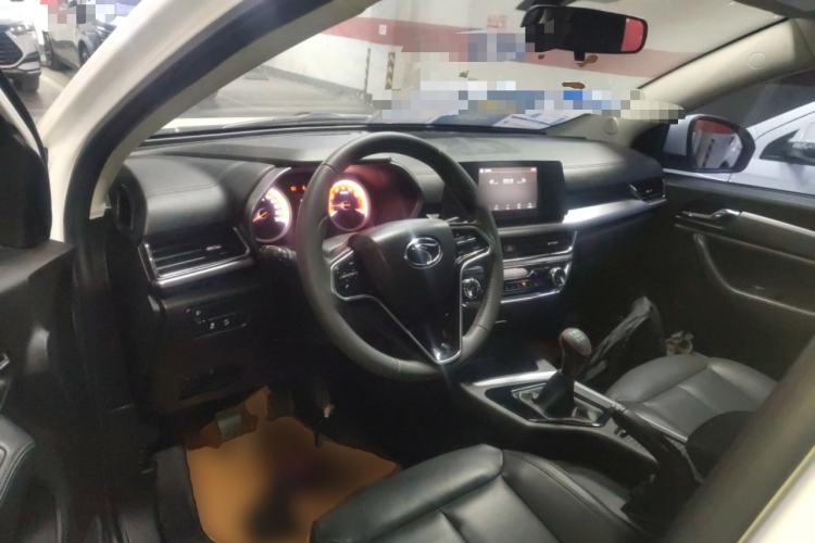 Used Soueast DX5 2019 1.5L Manual Luxury Version Center Console