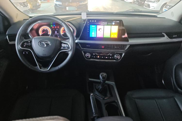 Used Soueast DX5 2019 1.5L Manual Luxury Version Center Console
