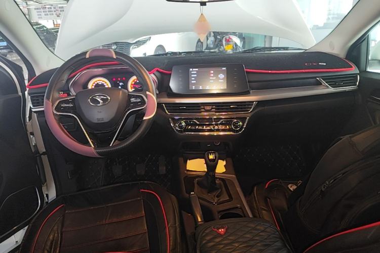 Used Soueast DX5 2019 1.5L Manual Luxury Version Center Console