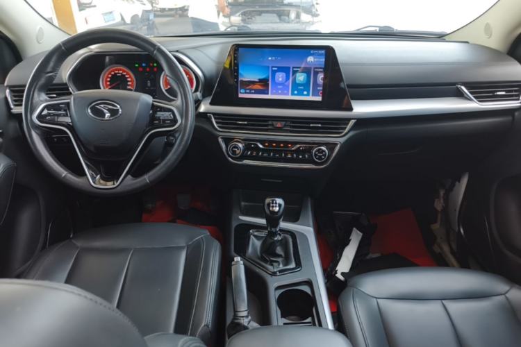 Used Soueast DX5 2019 1.5L Manual Luxury Version Center Console