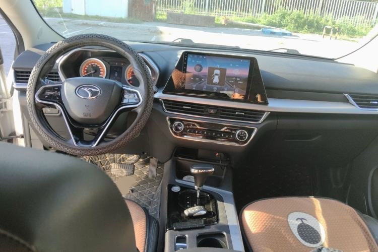 Used Soueast DX5 2019 1.5T CVT Luxury Version Center Console