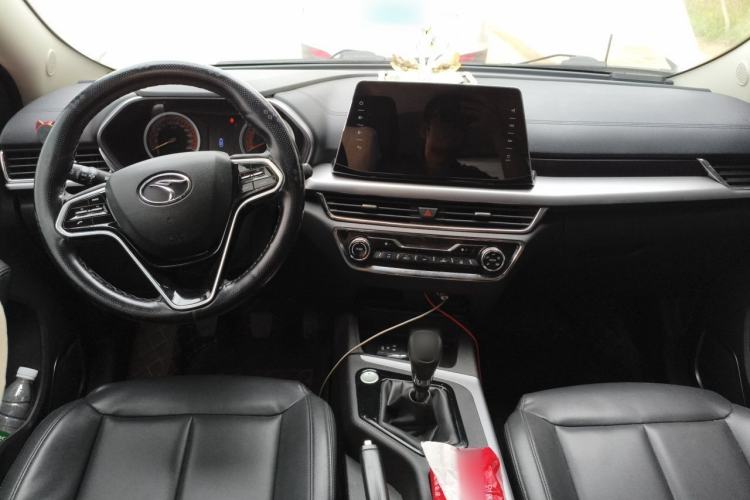 Used Soueast DX5 2019 1.5L Manual Luxury Version Center Console