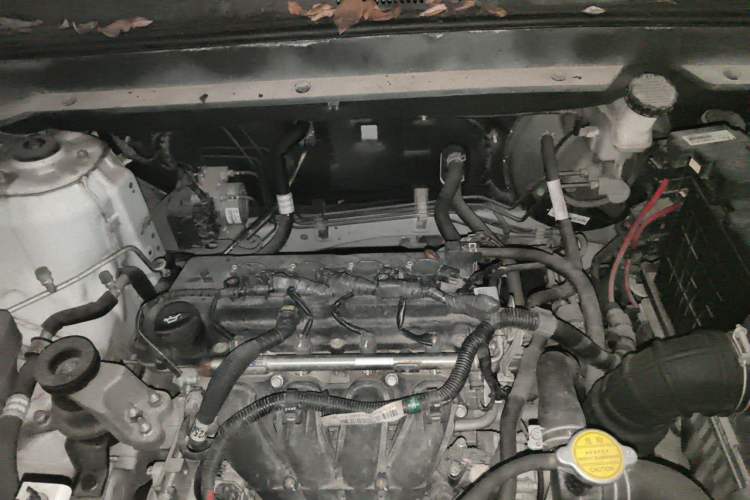 Used Soueast DX5 2019 1.5L Manual Luxury Version Engine Bay