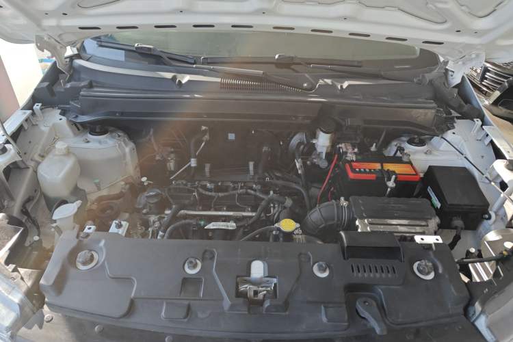 Used Soueast DX5 2019 1.5L Manual Luxury Version Engine Bay