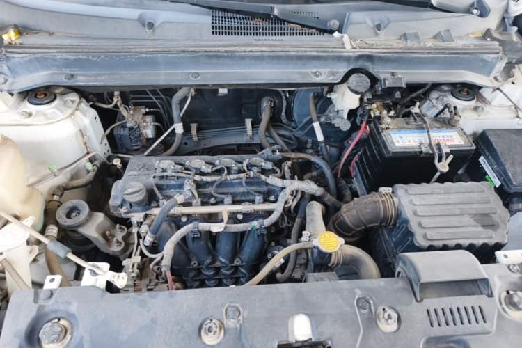 Used Soueast DX5 2019 1.5L Manual Luxury Version Engine Bay
