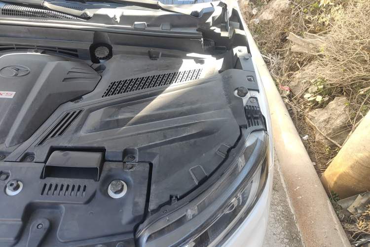 Used Soueast DX5 2019 1.5L Manual Luxury Version Engine Bay Left