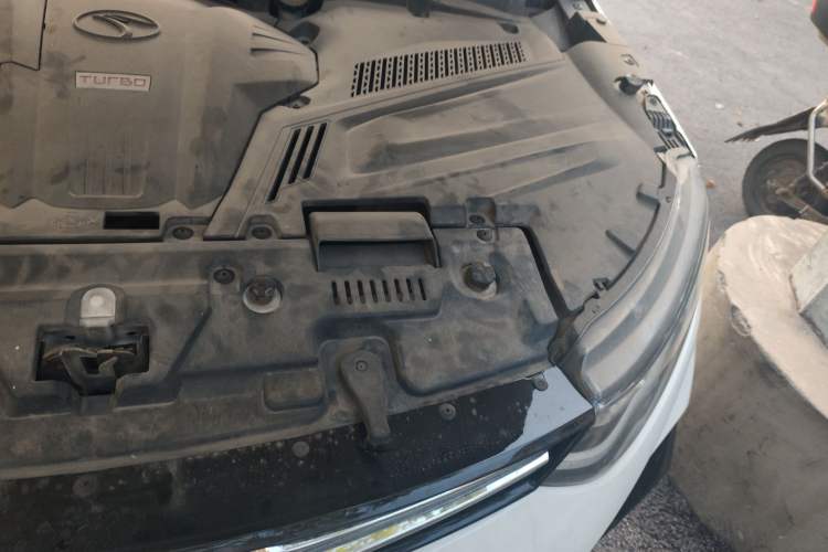 Used Soueast DX5 2019 1.5T CVT Luxury Version Engine Bay Left