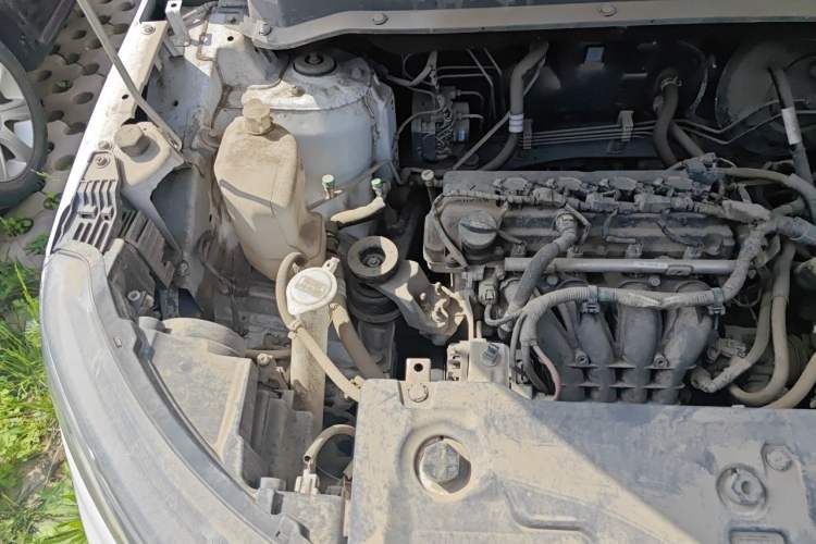Used Soueast DX5 2019 1.5L Manual Luxury Version Engine Bay Right