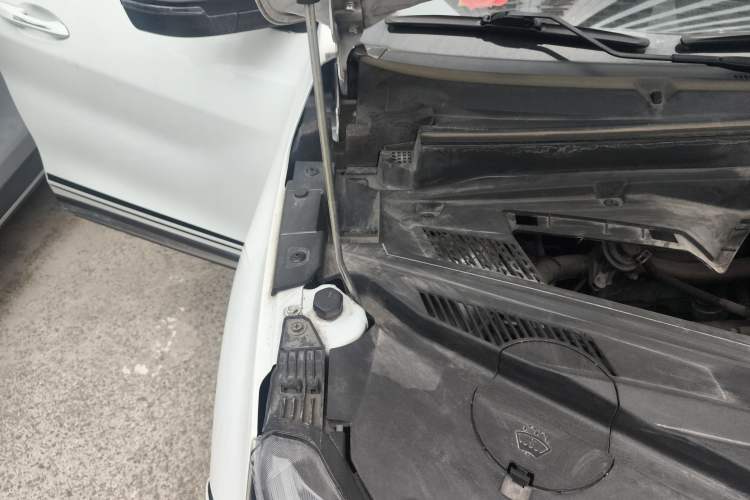 Used Soueast DX5 2019 1.5T CVT Luxury Version Engine Bay Right